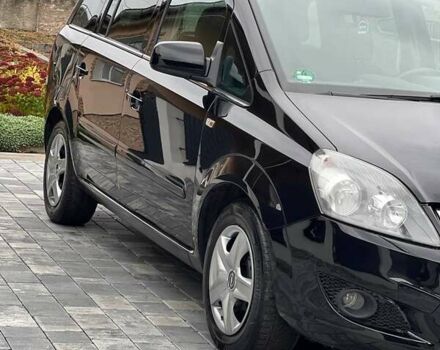 Черный Опель Зафира, объемом двигателя 1.6 л и пробегом 221 тыс. км за 7399 $, фото 3 на Automoto.ua