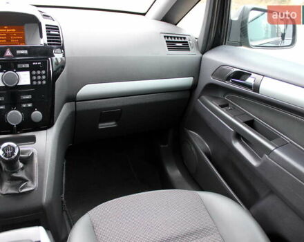 Черный Опель Зафира, объемом двигателя 1.8 л и пробегом 220 тыс. км за 7499 $, фото 66 на Automoto.ua