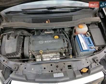 Чорний Опель Зафіра, об'ємом двигуна 1.8 л та пробігом 239 тис. км за 7995 $, фото 5 на Automoto.ua