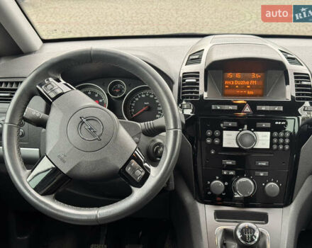 Черный Опель Зафира, объемом двигателя 1.8 л и пробегом 247 тыс. км за 7599 $, фото 30 на Automoto.ua