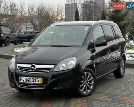 Черный Опель Зафира, объемом двигателя 1.8 л и пробегом 247 тыс. км за 7599 $, фото 5 на Automoto.ua