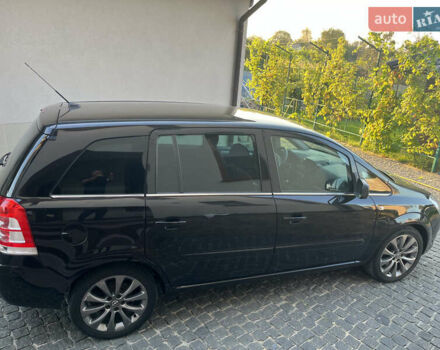 Черный Опель Зафира, объемом двигателя 0 л и пробегом 209 тыс. км за 8700 $, фото 3 на Automoto.ua