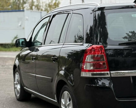 Черный Опель Зафира, объемом двигателя 1.6 л и пробегом 177 тыс. км за 7700 $, фото 8 на Automoto.ua