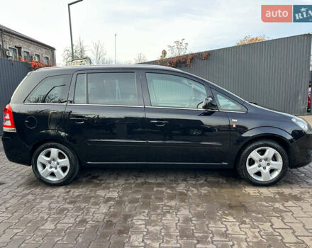Чорний Опель Зафіра, об'ємом двигуна 1.8 л та пробігом 210 тис. км за 8199 $, фото 13 на Automoto.ua