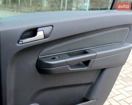 Черный Опель Зафира, объемом двигателя 1.8 л и пробегом 220 тыс. км за 7499 $, фото 44 на Automoto.ua