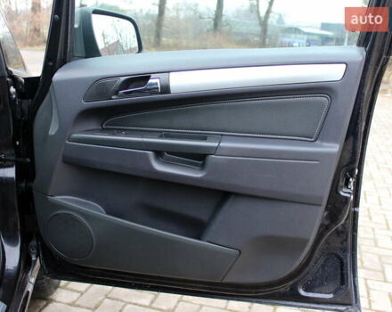 Черный Опель Зафира, объемом двигателя 1.8 л и пробегом 220 тыс. км за 7499 $, фото 51 на Automoto.ua