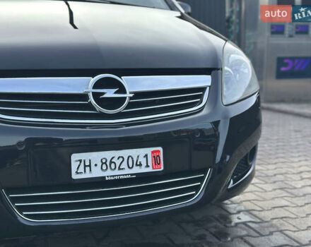 Чорний Опель Зафіра, об'ємом двигуна 1.8 л та пробігом 210 тис. км за 8199 $, фото 5 на Automoto.ua