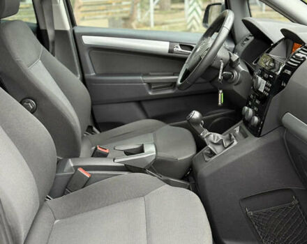 Черный Опель Зафира, объемом двигателя 1.6 л и пробегом 177 тыс. км за 7700 $, фото 22 на Automoto.ua