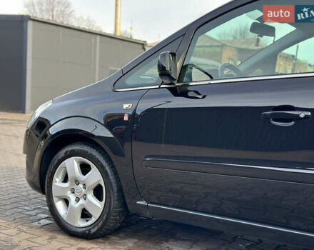 Чорний Опель Зафіра, об'ємом двигуна 1.8 л та пробігом 210 тис. км за 8199 $, фото 29 на Automoto.ua