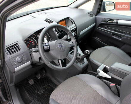 Черный Опель Зафира, объемом двигателя 1.8 л и пробегом 220 тыс. км за 7499 $, фото 33 на Automoto.ua