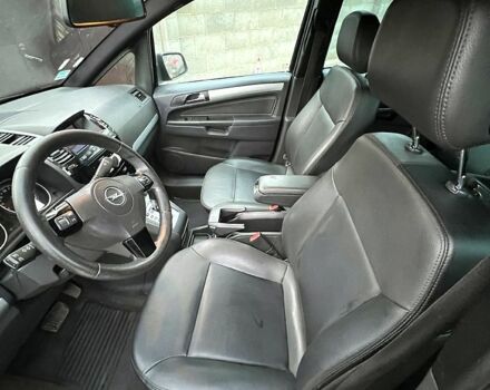 Чорний Опель Зафіра, об'ємом двигуна 1.9 л та пробігом 300 тис. км за 7500 $, фото 2 на Automoto.ua