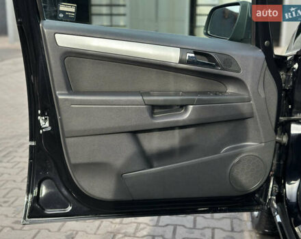 Чорний Опель Зафіра, об'ємом двигуна 1.8 л та пробігом 210 тис. км за 8199 $, фото 42 на Automoto.ua