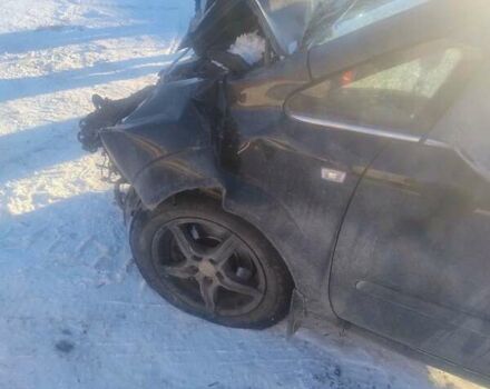 Черный Опель Зафира, объемом двигателя 1.7 л и пробегом 300 тыс. км за 3000 $, фото 4 на Automoto.ua