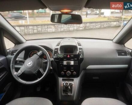 Черный Опель Зафира, объемом двигателя 1.7 л и пробегом 244 тыс. км за 7650 $, фото 26 на Automoto.ua