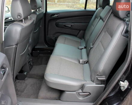 Черный Опель Зафира, объемом двигателя 1.8 л и пробегом 220 тыс. км за 7499 $, фото 39 на Automoto.ua