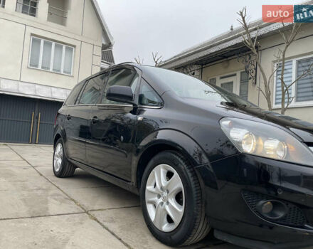 Черный Опель Зафира, объемом двигателя 1.7 л и пробегом 260 тыс. км за 6999 $, фото 4 на Automoto.ua