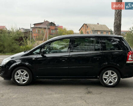 Черный Опель Зафира, объемом двигателя 1.6 л и пробегом 177 тыс. км за 7700 $, фото 16 на Automoto.ua