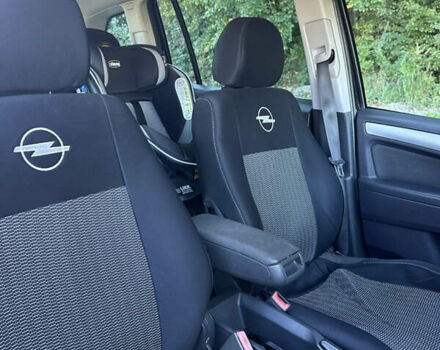 Черный Опель Зафира, объемом двигателя 1.69 л и пробегом 264 тыс. км за 6500 $, фото 13 на Automoto.ua