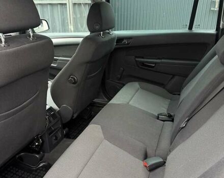 Черный Опель Зафира, объемом двигателя 1.6 л и пробегом 177 тыс. км за 7600 $, фото 13 на Automoto.ua