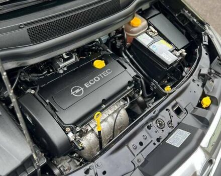 Черный Опель Зафира, объемом двигателя 1.6 л и пробегом 221 тыс. км за 7399 $, фото 69 на Automoto.ua