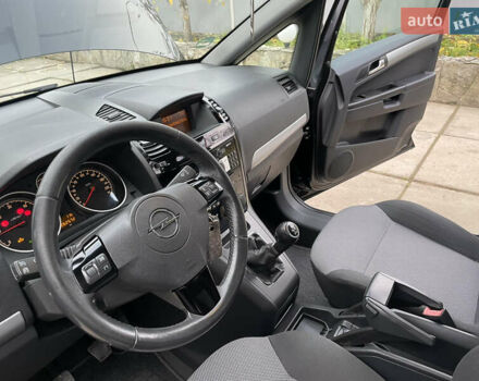 Черный Опель Зафира, объемом двигателя 1.7 л и пробегом 260 тыс. км за 6999 $, фото 40 на Automoto.ua