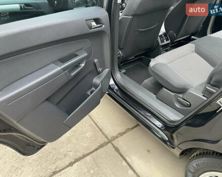 Черный Опель Зафира, объемом двигателя 1.7 л и пробегом 260 тыс. км за 6999 $, фото 34 на Automoto.ua