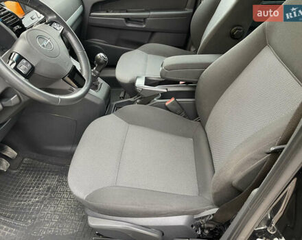 Черный Опель Зафира, объемом двигателя 1.7 л и пробегом 278 тыс. км за 7300 $, фото 16 на Automoto.ua