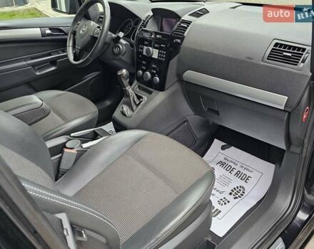 Чорний Опель Зафіра, об'ємом двигуна 1.8 л та пробігом 155 тис. км за 7490 $, фото 16 на Automoto.ua