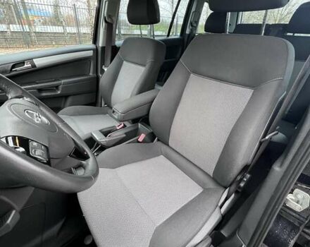 Черный Опель Зафира, объемом двигателя 1.8 л и пробегом 166 тыс. км за 7999 $, фото 16 на Automoto.ua