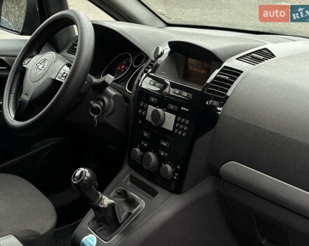 Черный Опель Зафира, объемом двигателя 0 л и пробегом 287 тыс. км за 6999 $, фото 15 на Automoto.ua