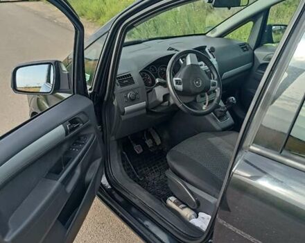 Черный Опель Зафира, объемом двигателя 1.69 л и пробегом 199 тыс. км за 7000 $, фото 3 на Automoto.ua