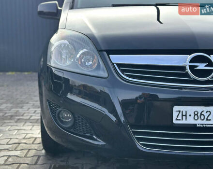 Чорний Опель Зафіра, об'ємом двигуна 1.8 л та пробігом 210 тис. км за 8199 $, фото 6 на Automoto.ua