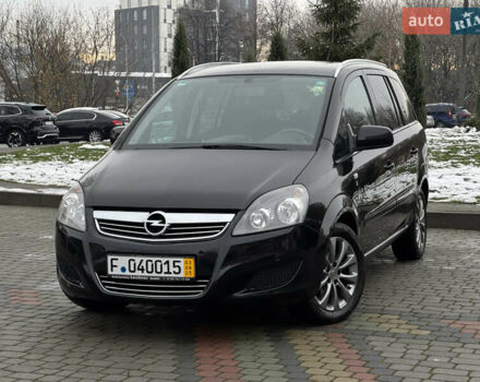 Черный Опель Зафира, объемом двигателя 1.8 л и пробегом 247 тыс. км за 7599 $, фото 2 на Automoto.ua