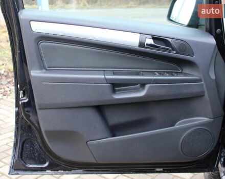 Черный Опель Зафира, объемом двигателя 1.8 л и пробегом 220 тыс. км за 7499 $, фото 30 на Automoto.ua