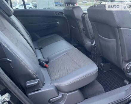 Черный Опель Зафира, объемом двигателя 1.69 л и пробегом 264 тыс. км за 7300 $, фото 13 на Automoto.ua