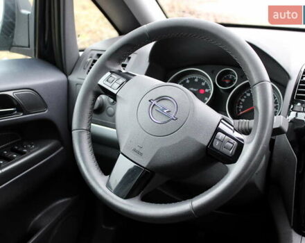 Черный Опель Зафира, объемом двигателя 1.8 л и пробегом 220 тыс. км за 7499 $, фото 67 на Automoto.ua