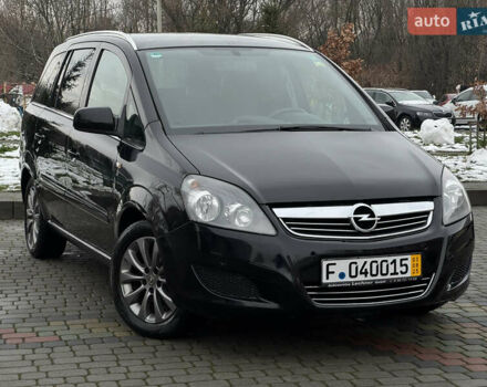 Черный Опель Зафира, объемом двигателя 1.8 л и пробегом 247 тыс. км за 7599 $, фото 11 на Automoto.ua