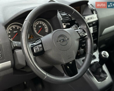 Чорний Опель Зафіра, об'ємом двигуна 1.8 л та пробігом 210 тис. км за 8199 $, фото 46 на Automoto.ua