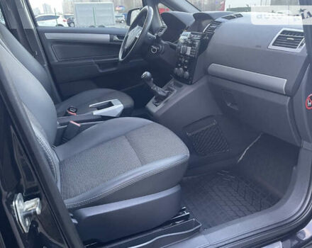 Черный Опель Зафира, объемом двигателя 1.69 л и пробегом 264 тыс. км за 7300 $, фото 12 на Automoto.ua