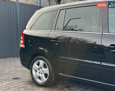 Чорний Опель Зафіра, об'ємом двигуна 1.8 л та пробігом 210 тис. км за 8199 $, фото 12 на Automoto.ua