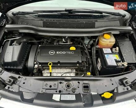 Черный Опель Зафира, объемом двигателя 1.6 л и пробегом 177 тыс. км за 7600 $, фото 15 на Automoto.ua