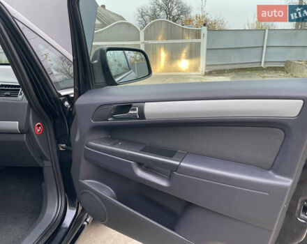 Черный Опель Зафира, объемом двигателя 1.7 л и пробегом 260 тыс. км за 6999 $, фото 28 на Automoto.ua