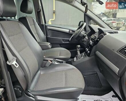 Чорний Опель Зафіра, об'ємом двигуна 1.8 л та пробігом 155 тис. км за 7490 $, фото 15 на Automoto.ua