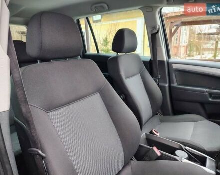 Черный Опель Зафира, объемом двигателя 1.6 л и пробегом 245 тыс. км за 5800 $, фото 60 на Automoto.ua