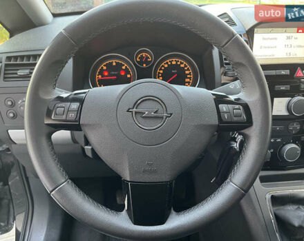 Черный Опель Зафира, объемом двигателя 0 л и пробегом 209 тыс. км за 8700 $, фото 9 на Automoto.ua