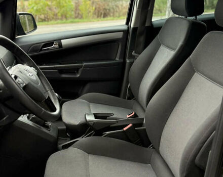 Черный Опель Зафира, объемом двигателя 1.6 л и пробегом 177 тыс. км за 7700 $, фото 19 на Automoto.ua