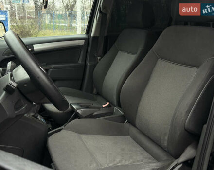 Черный Опель Зафира, объемом двигателя 0 л и пробегом 287 тыс. км за 6999 $, фото 9 на Automoto.ua