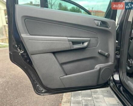 Черный Опель Зафира, объемом двигателя 1.6 л и пробегом 221 тыс. км за 7399 $, фото 49 на Automoto.ua