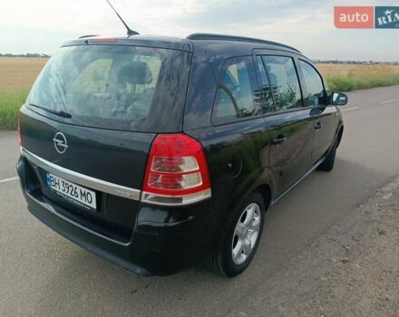 Черный Опель Зафира, объемом двигателя 1.69 л и пробегом 199 тыс. км за 7000 $, фото 2 на Automoto.ua