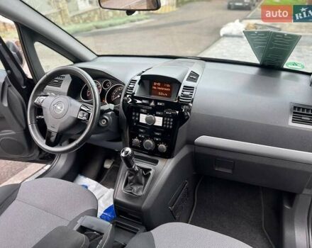 Черный Опель Зафира, объемом двигателя 1.6 л и пробегом 221 тыс. км за 7399 $, фото 61 на Automoto.ua